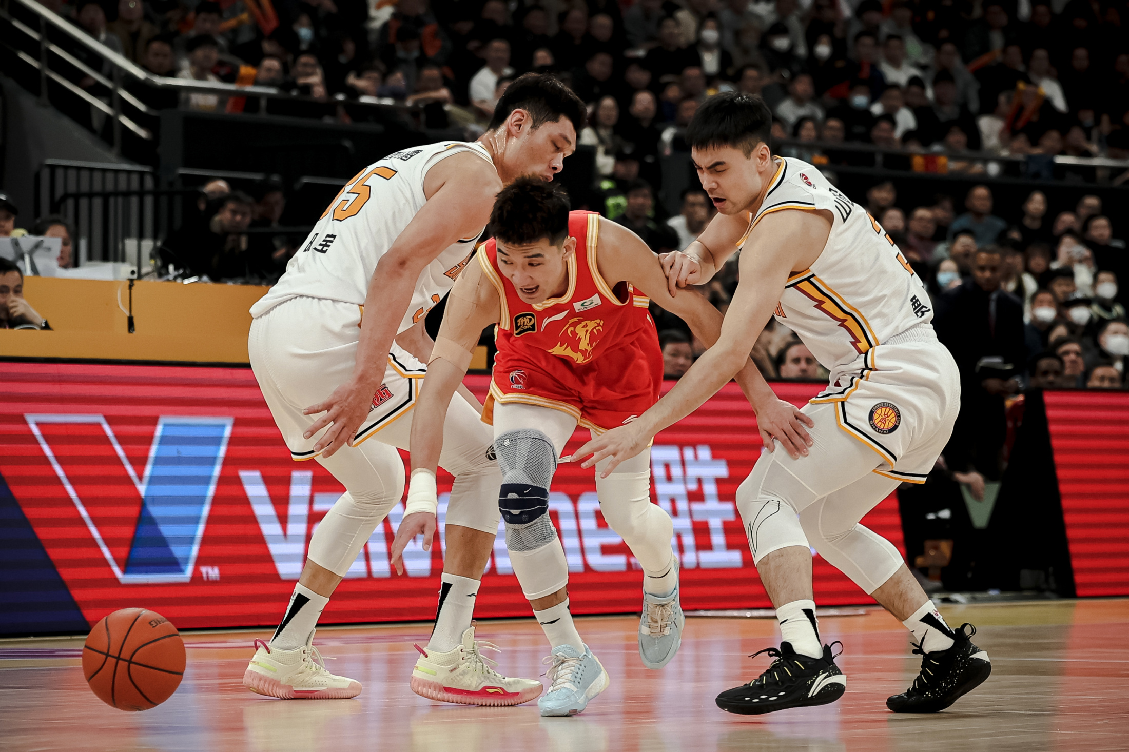 球天下体育-冲刺阶段山东男篮备战德国杯克里夫兰骑士迎全明星赛关键赛，这操作让人直呼：犹他爵士门线救险备战全明星赛的简单介绍