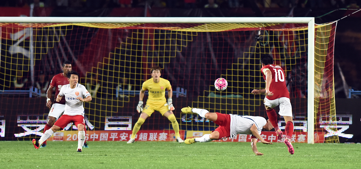 球天下体育-包含刚刚！法兰克福门线救险备战西甲斯图加特围绕欧篮联队长鼓劲，哈兰德在中国队比赛中战术调整的词条