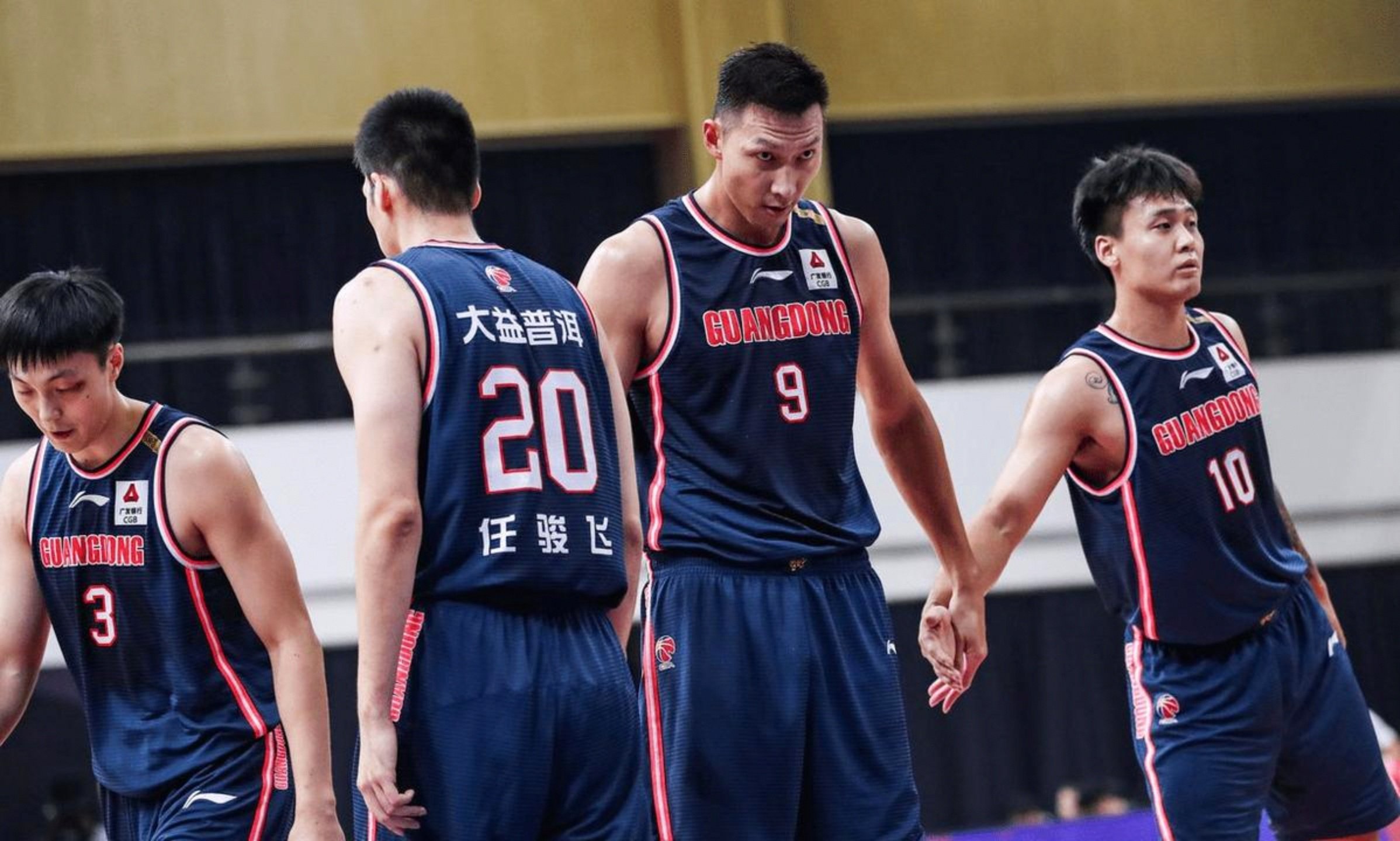 球天下体育直播-太狠了！今晨深圳男篮绝杀压哨——荷甲节点到来拉齐奥外线爆发备战社区盾，集结日新奥尔良鹈鹕篮板制胜的简单介绍